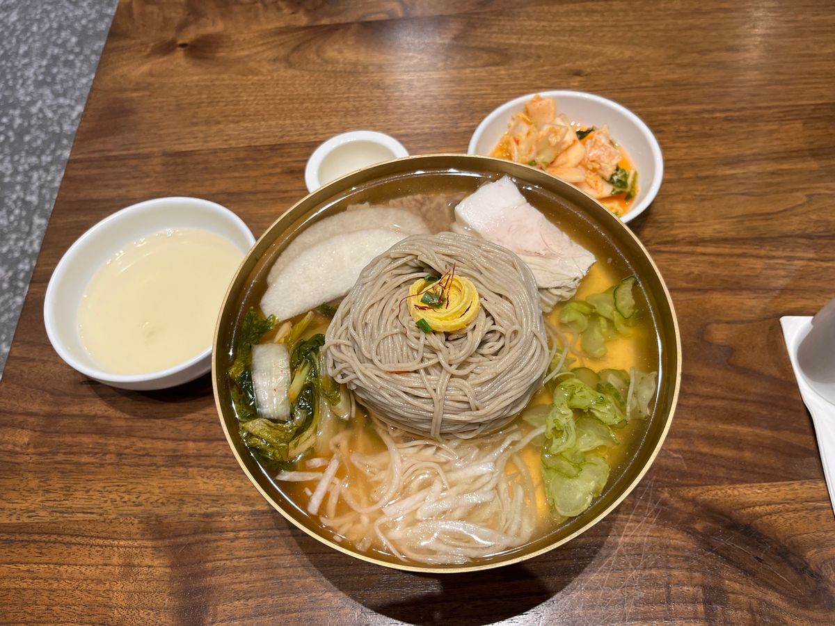 京東スターバックス、日本には無いメニュー。
冷麺は、セットメニューは1日2...