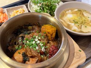 到着日、小雨で安心した。
恵化駅近所で食事とデザート。
久しぶりの安東チム...