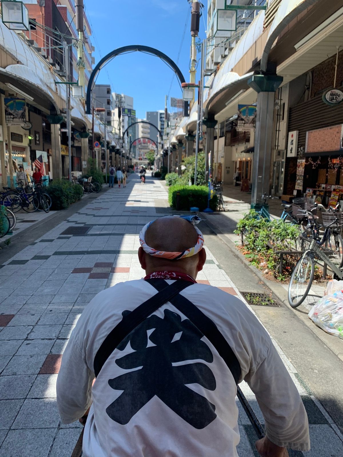 新世界でつり吉新世界であじ釣り！
そのまま刺身と骨せんべい😋
その後通天閣...