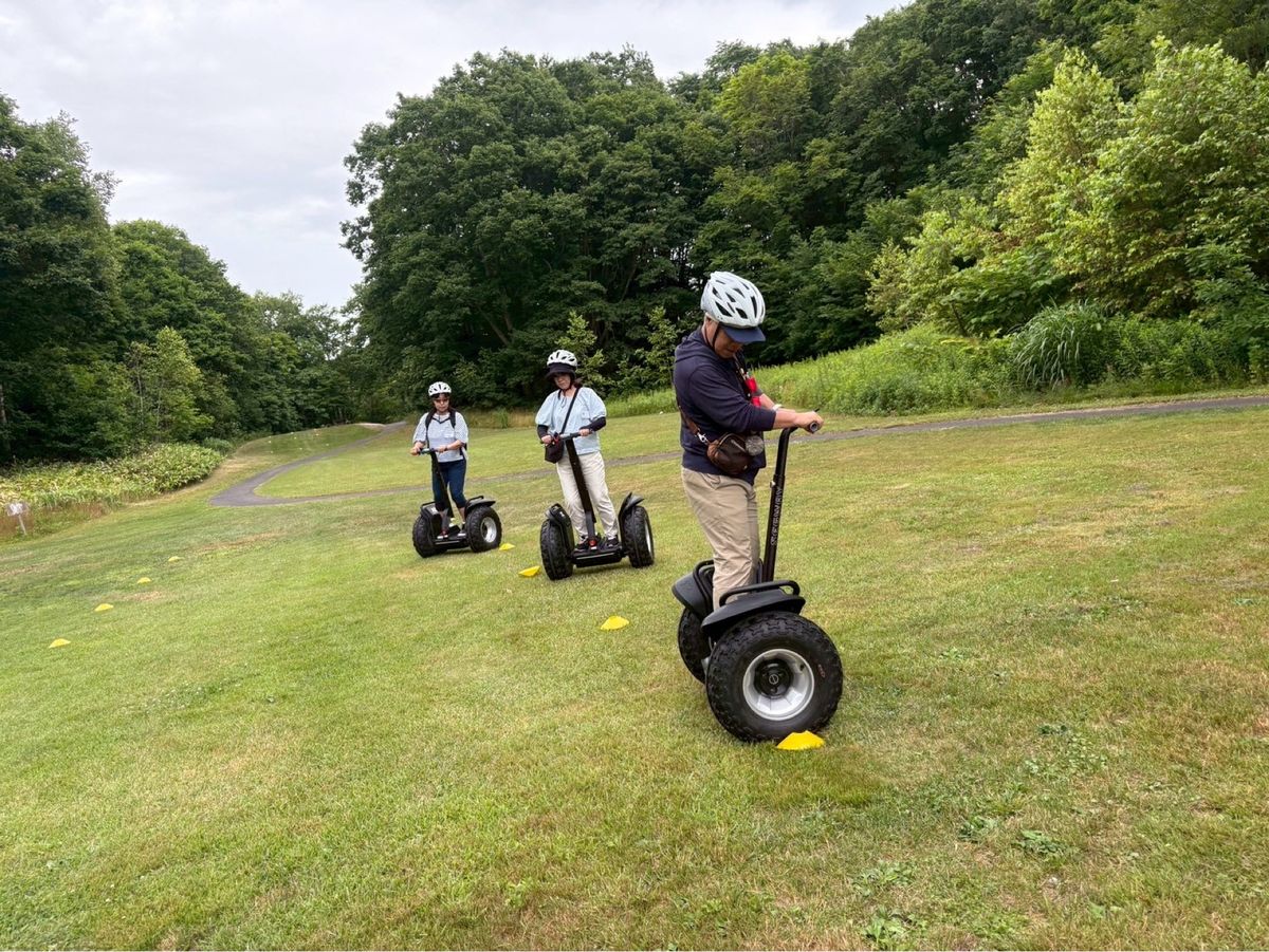 函館といえば朝市。海鮮丼をいただきました。その後大沼公園でセグウェイツアー...