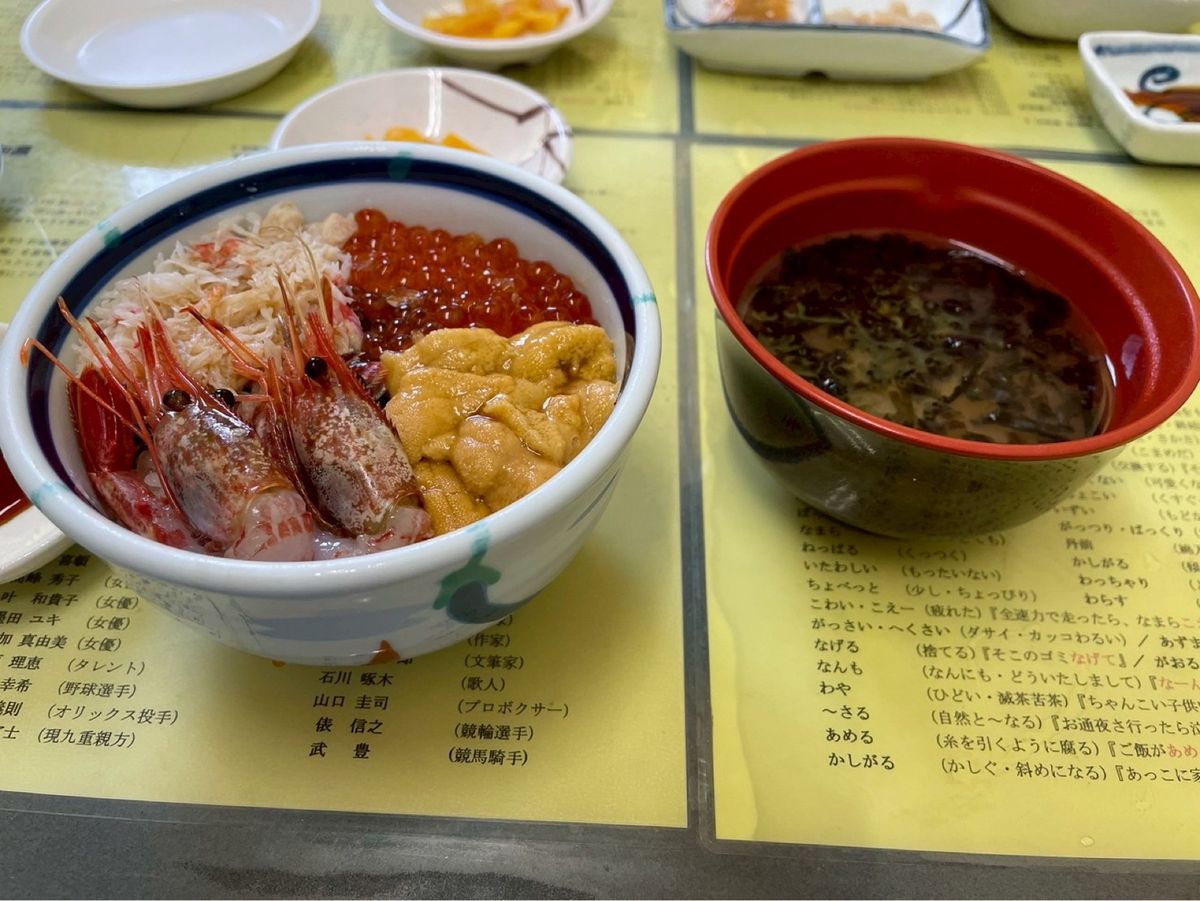 函館といえば朝市。海鮮丼をいただきました。その後大沼公園でセグウェイツアー...