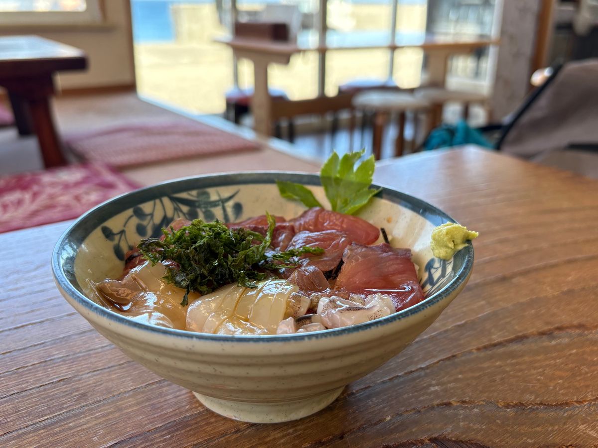 ダイビング後は近くの食堂でよしくんはカレー、私は海鮮丼を食べる
エクシブに...