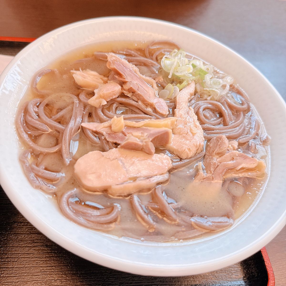 一寸亭 本店
★★★★★

私は鳥中華、母は肉そばを注文しました

鳥中華...