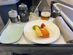 香港到着後、一旦家に戻ろうかとも考えたのですが、カナダ人妻を空港で待つ事に...