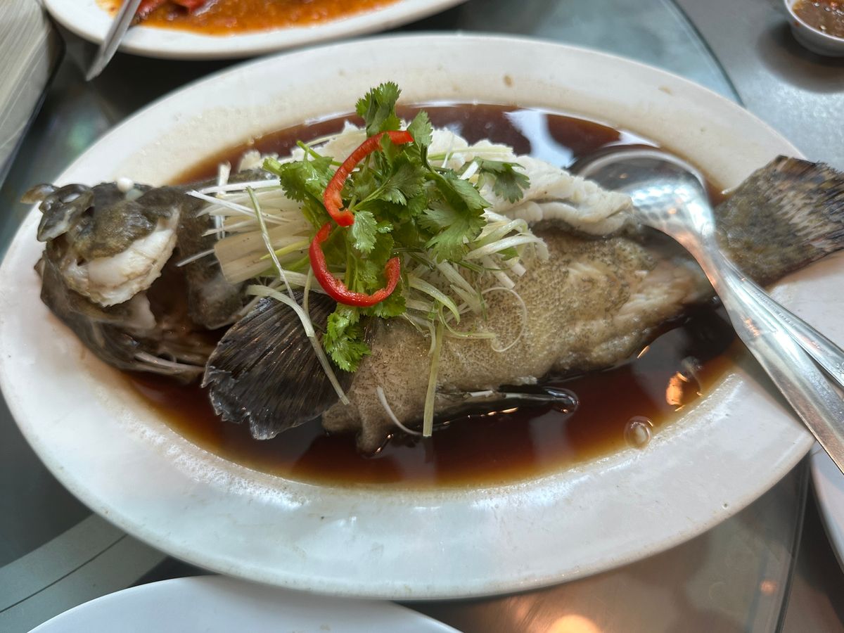 海鮮4種。

辣子蟹(チリクラブ) 
実は苦手。マッドクラブは殻が硬い上、...