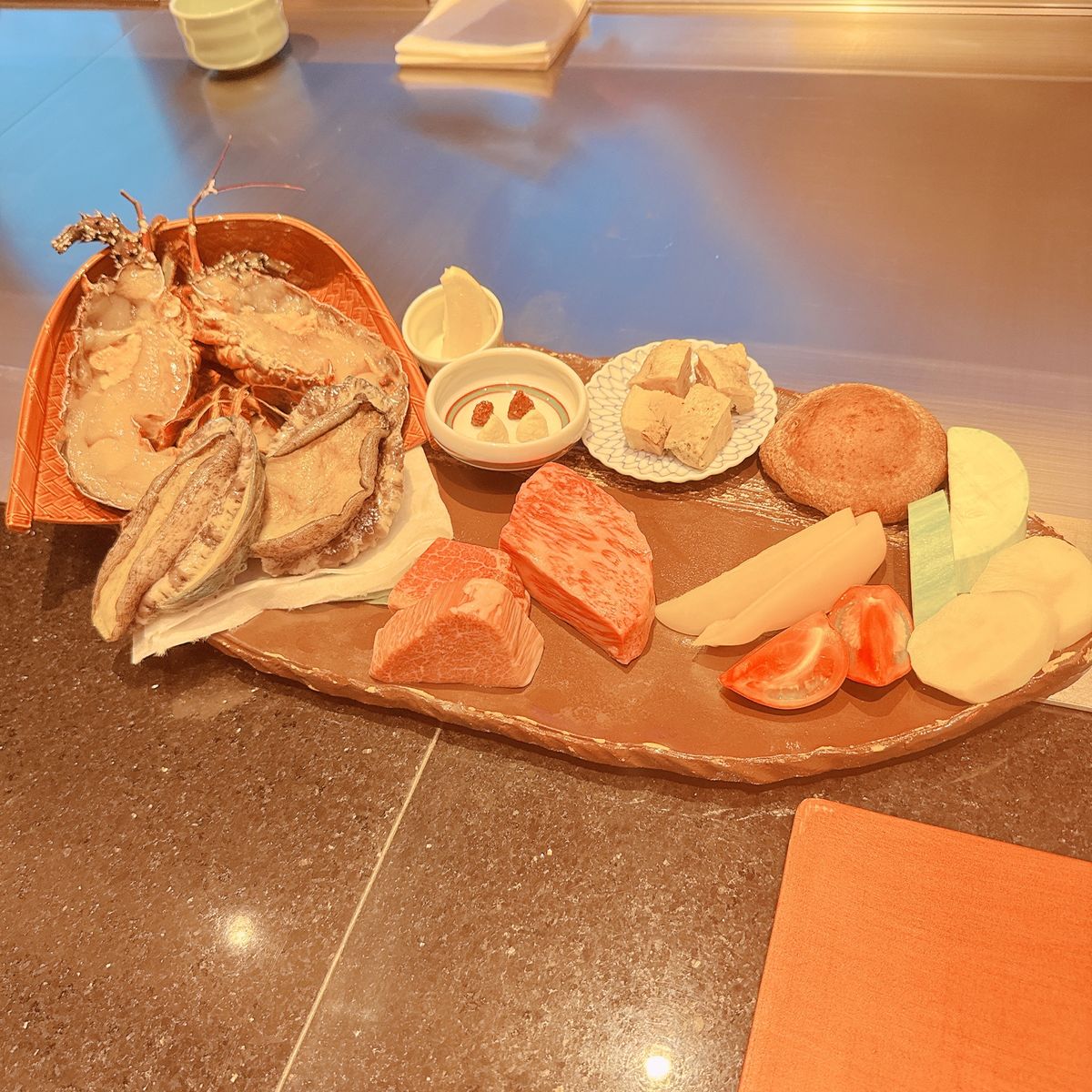 8月3日
鉄板焼 やまなみ
★★★★★

【先　付】アミューズ
【前　菜】...