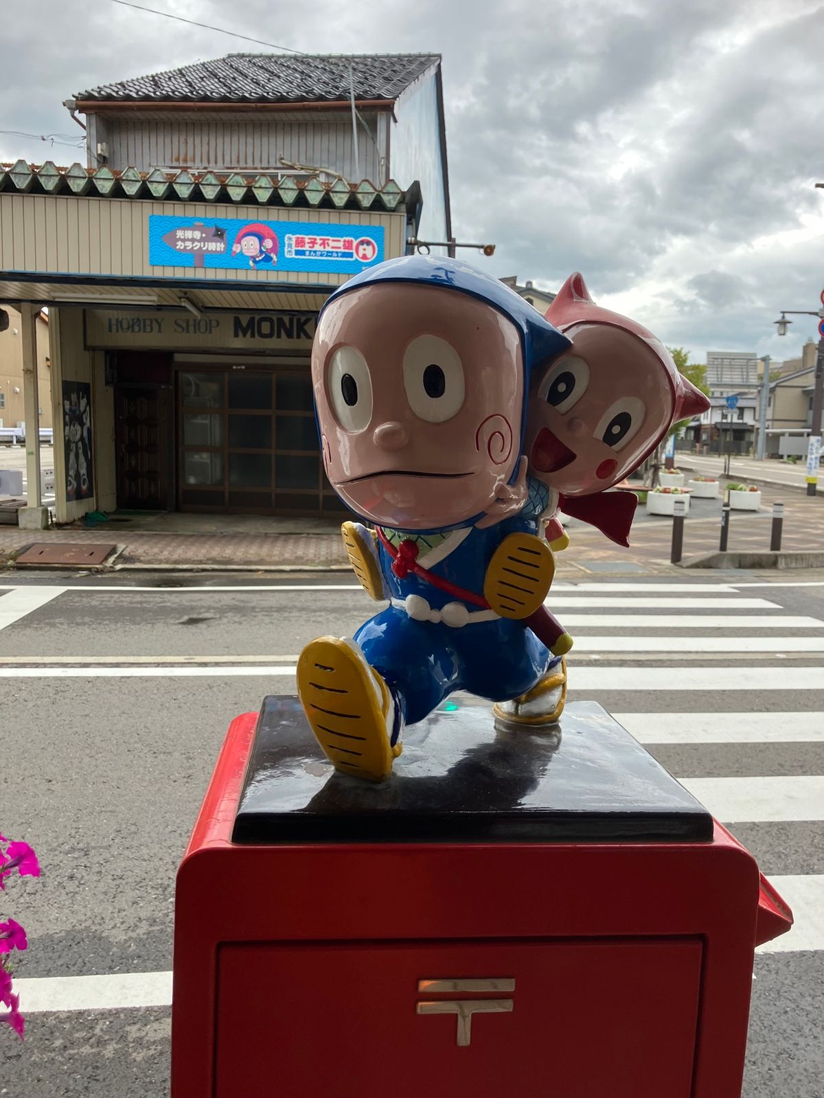 漫画ロードPart1
外れは人がいなく穴場かも