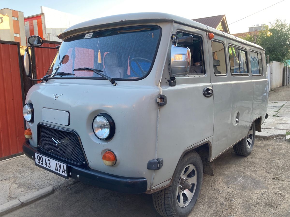 ウランバートル
午後8時くらいでも夕方の雰囲気。街中散策しつつ勘で夕食。お...