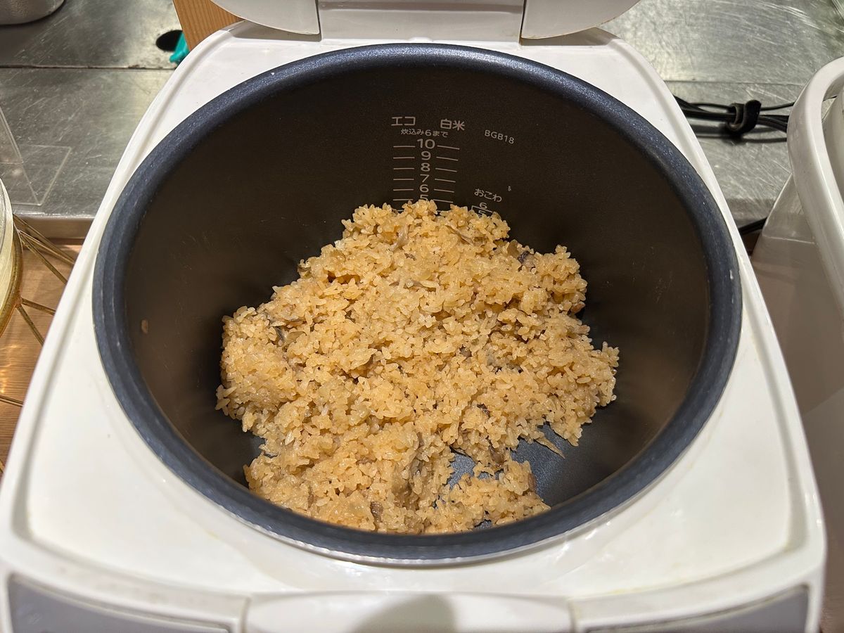 灯りの宿 燈月朝食
とり天、ニラ豚、おおいた和牛、鳥飯