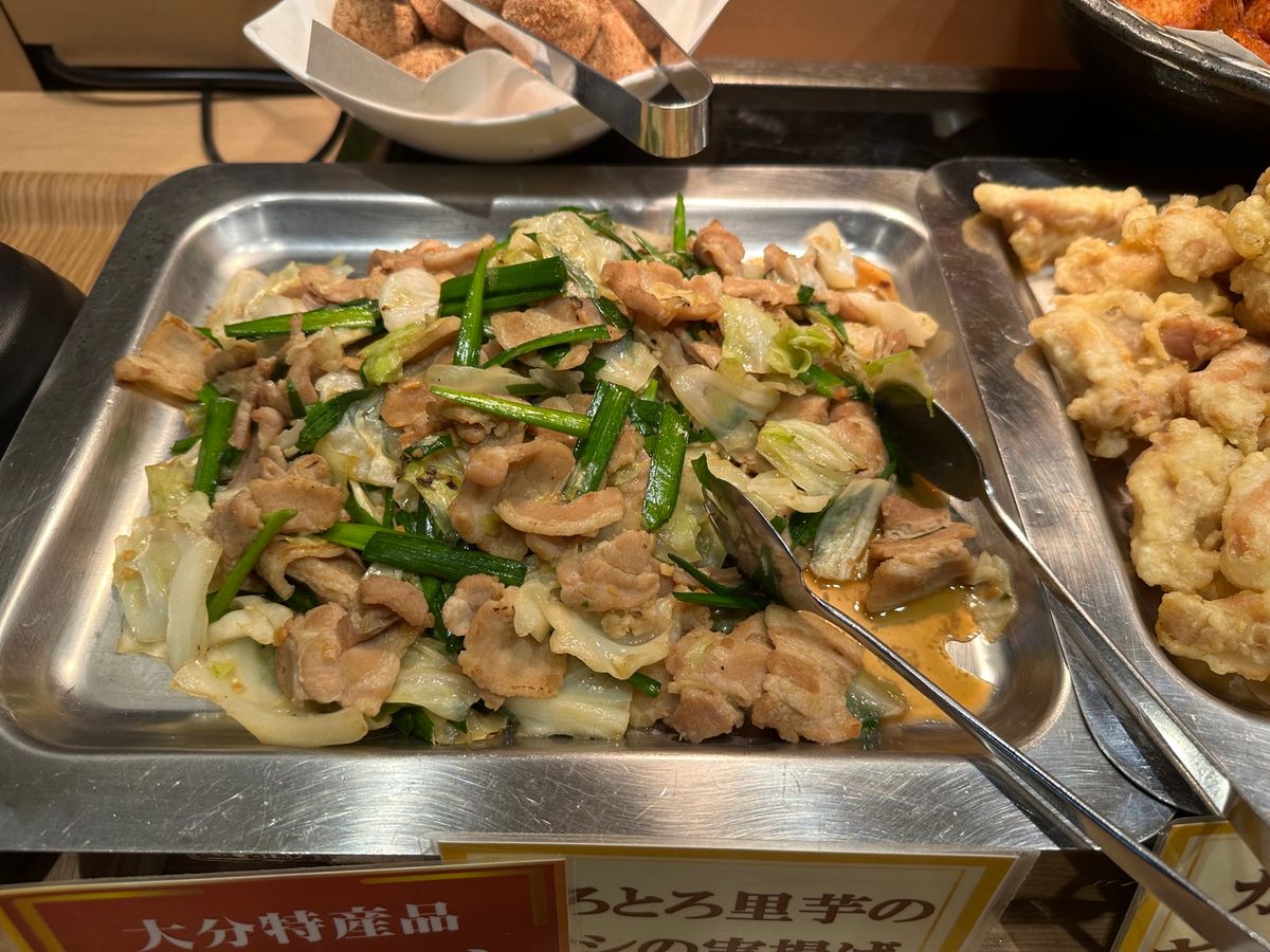 灯りの宿 燈月朝食
とり天、ニラ豚、おおいた和牛、鳥飯