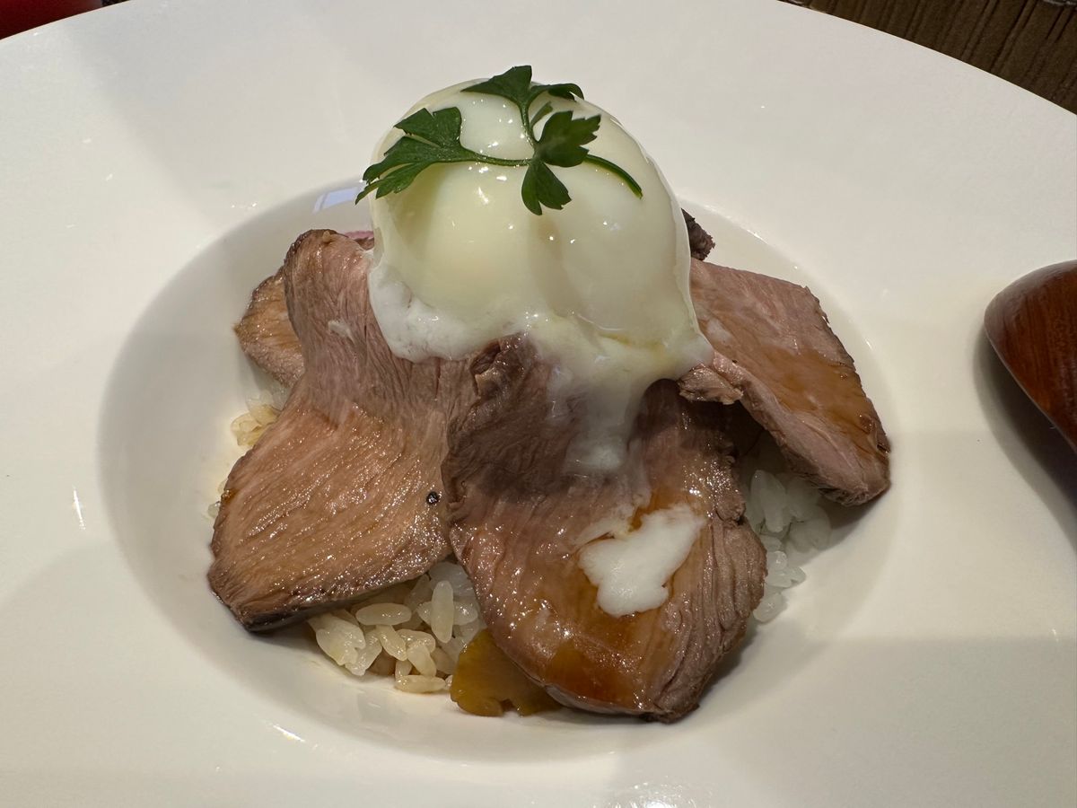 灯りの宿 燈月朝食
とり天、ニラ豚、おおいた和牛、鳥飯