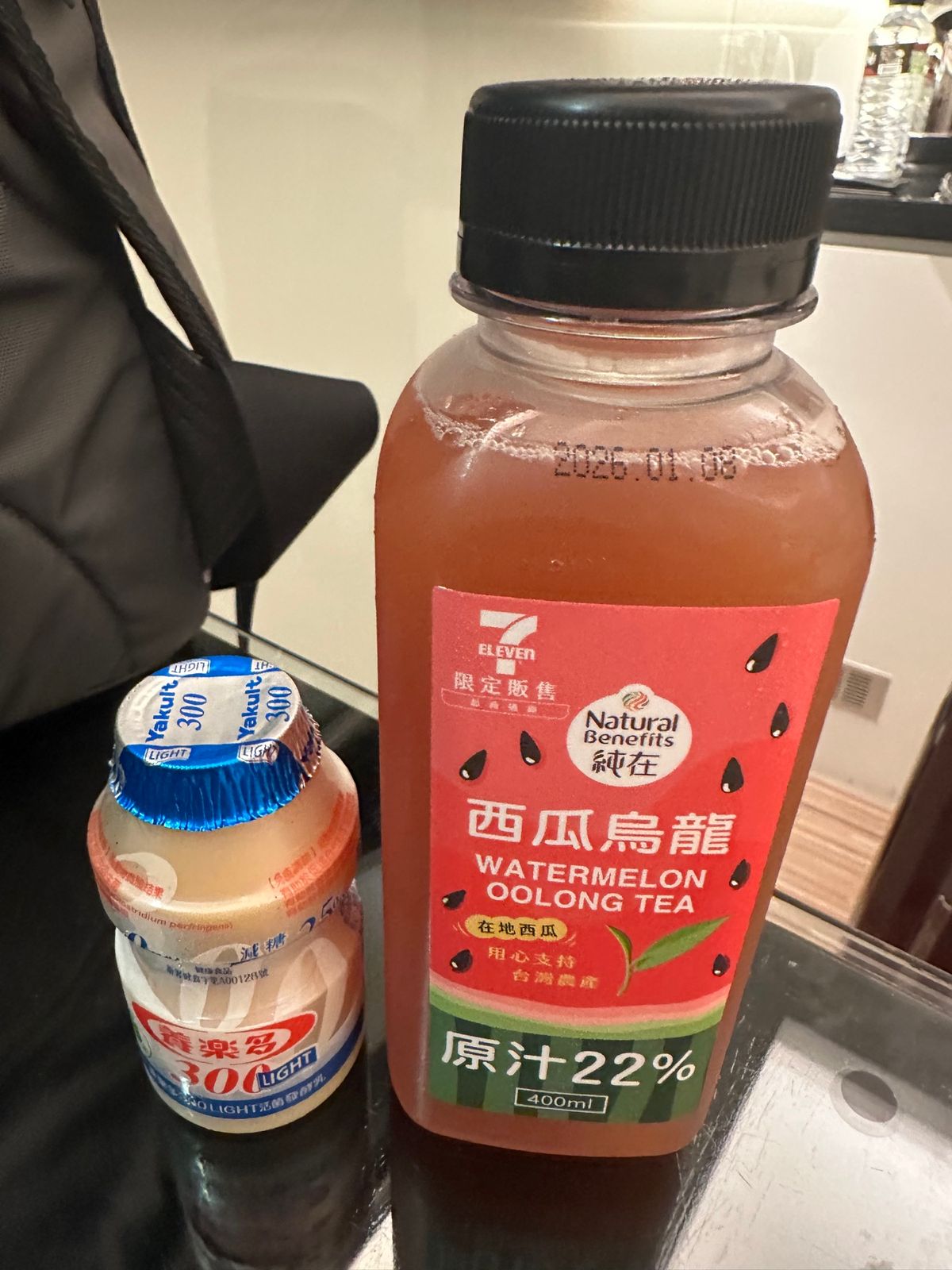 12/27
関空から1h遅れで高雄空港到着
MRTもなくタクシーでホテルへ...