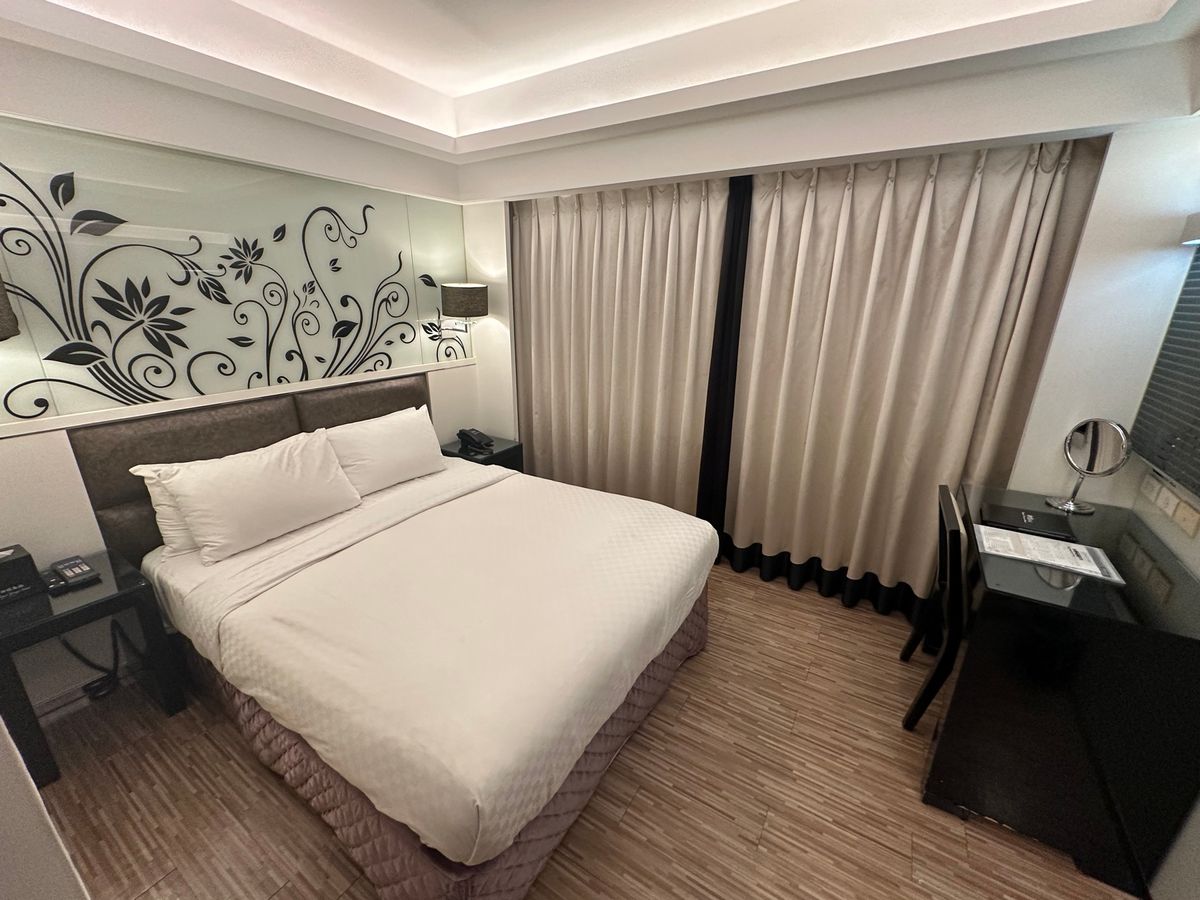 12/27
関空から1h遅れで高雄空港到着
MRTもなくタクシーでホテルへ...