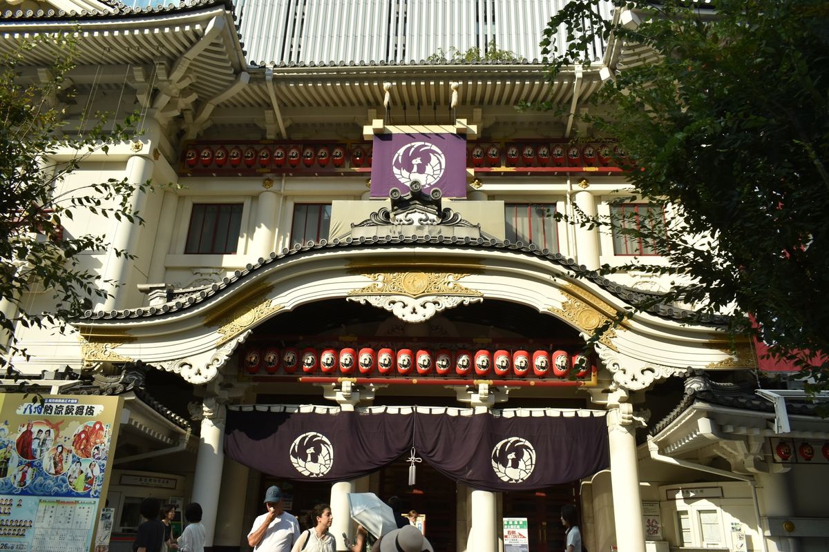 車内観光
浅草寺
皇居
東京駅
歌舞伎座