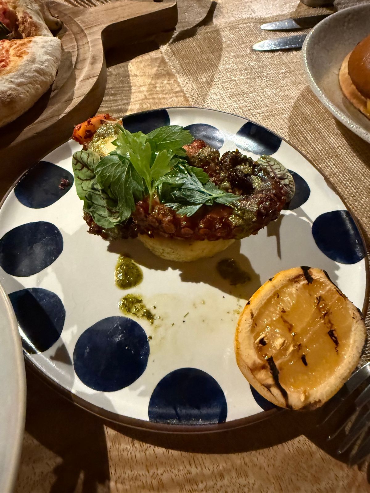 HāLaniのディナー

朝食会場HāLaniはディナーもある。Canoe...