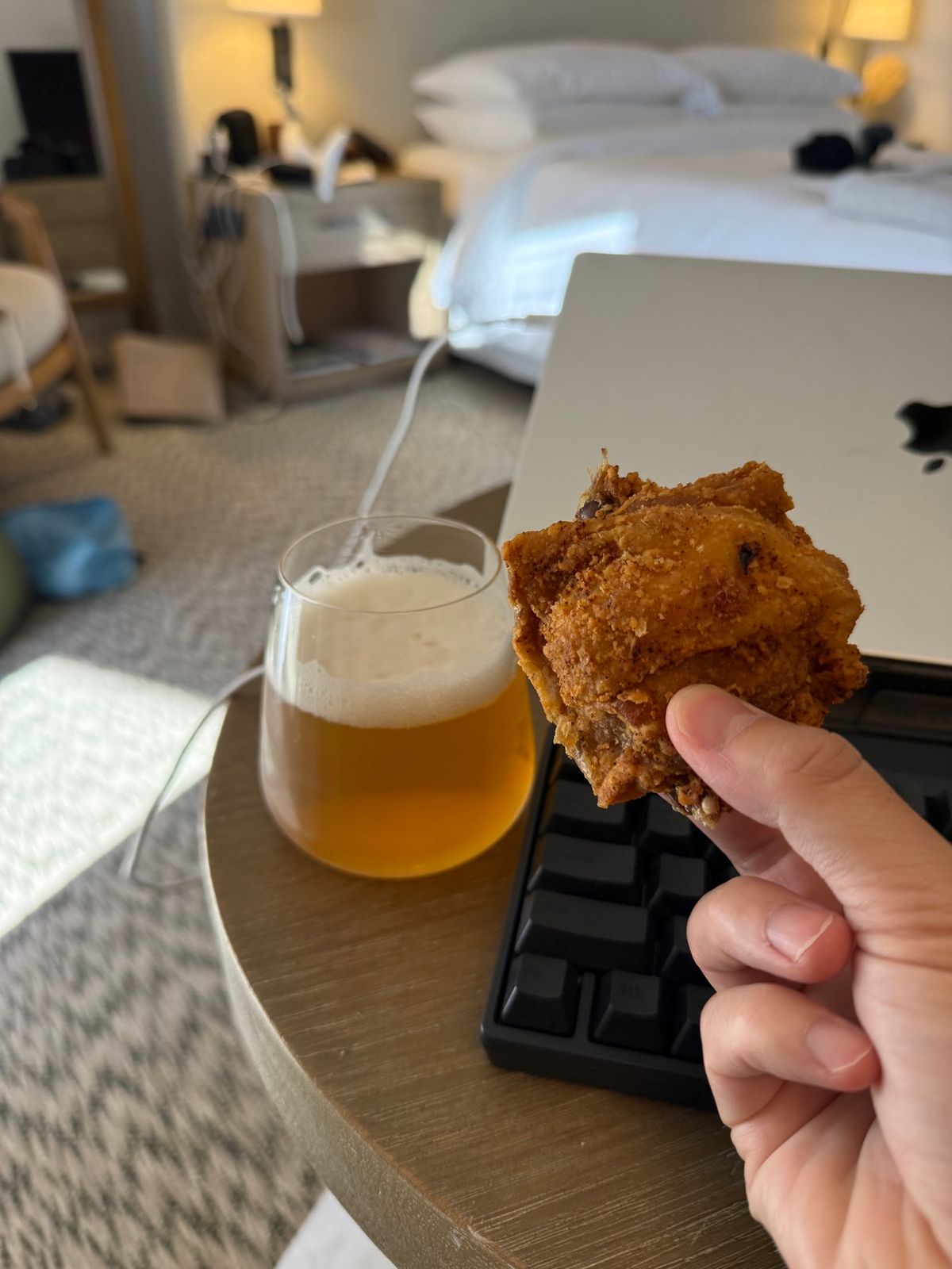 マウナラニの近くはマグマばかりでほとんど何もないんだけど、車で5分くらいの...