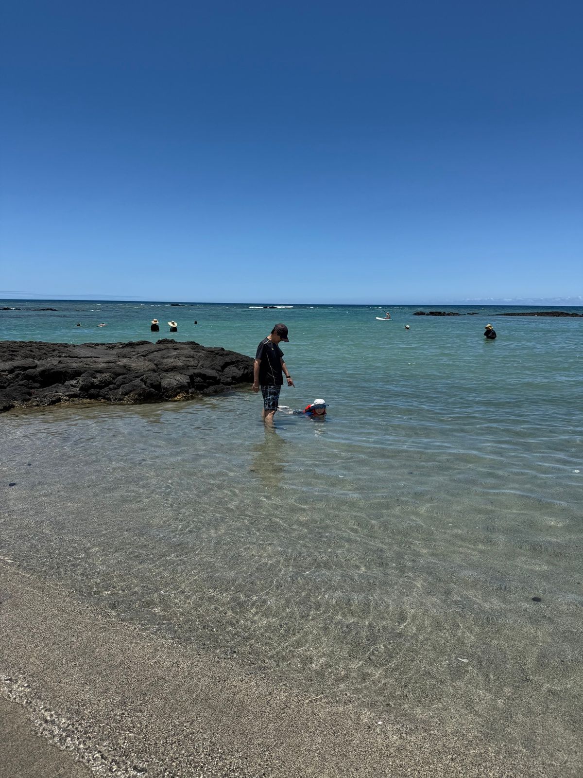 マウナラニホテルの前にあるビーチ

多分ホテル専用のプライベートビーチ。波...