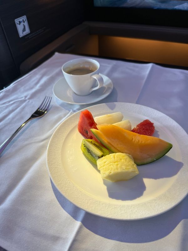 アメリカ(米国)・ハワイ「ハワイ島の旅」の写真：朝起きてフルーツ

2枚目
「響 サント...