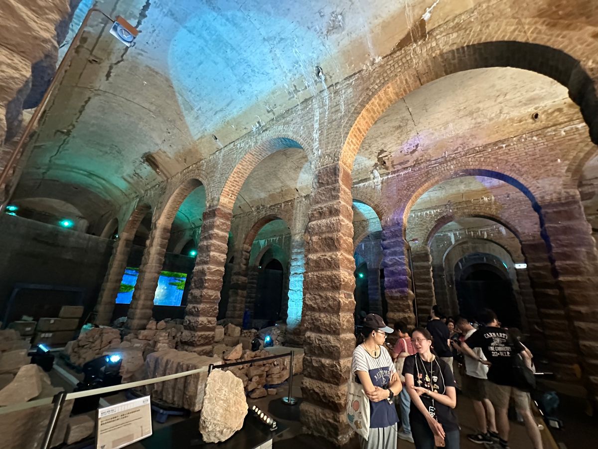 石硤尾（Shek Kip Mei）の主教山（Mission Hill）に位...