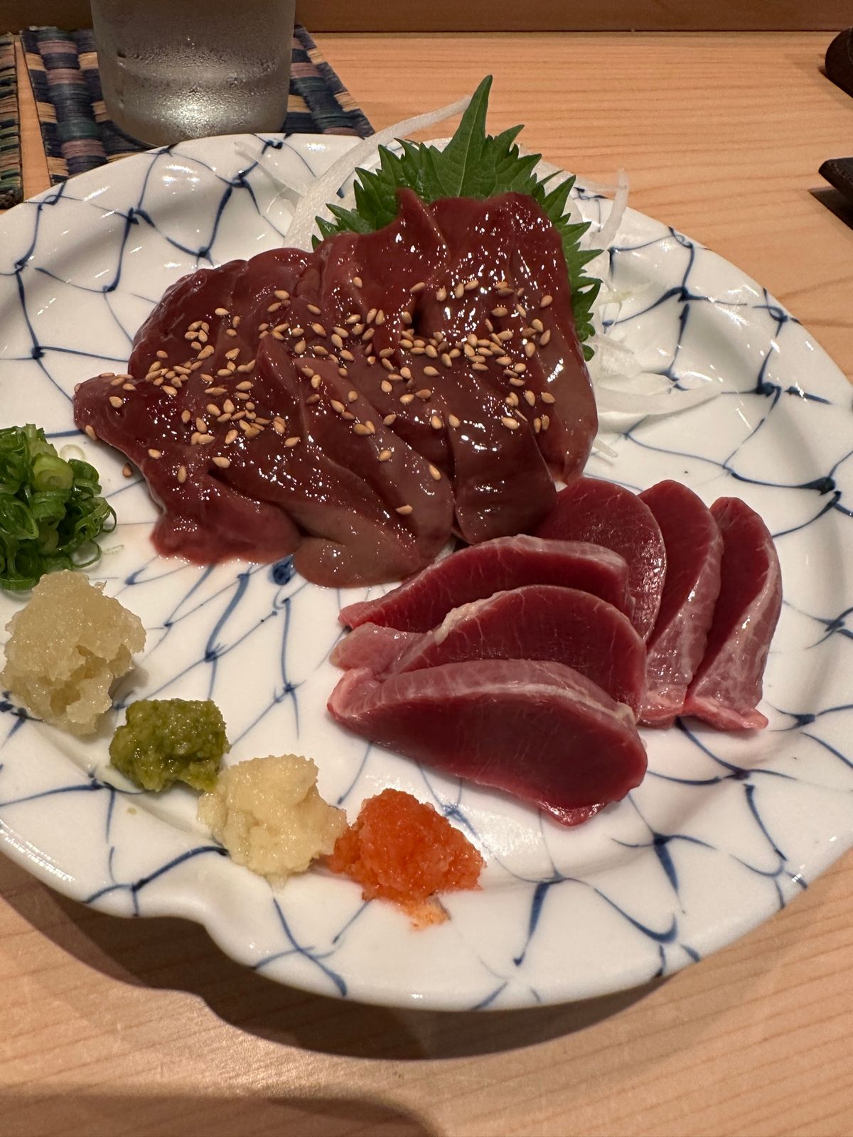 熊本県の食材、料理を中心にした割烹です。 香港で鶏レバーとハツを食べたのは...