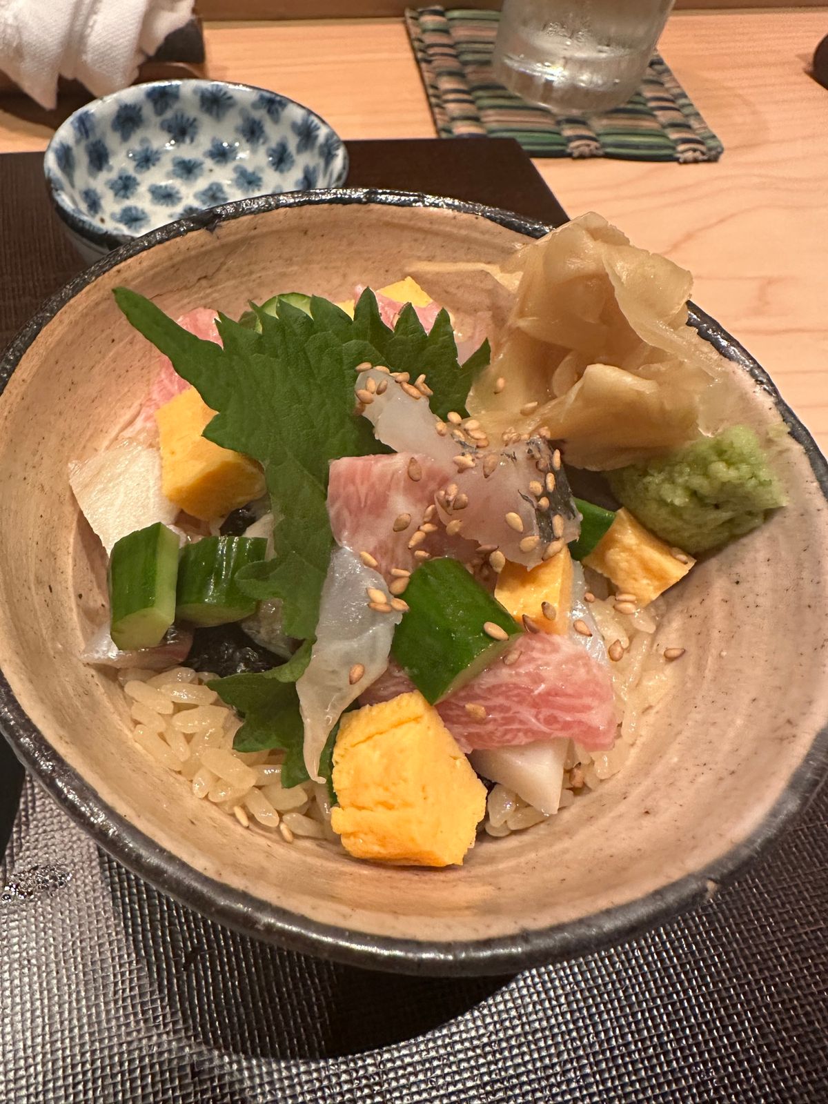 熊本県の食材、料理を中心にした割烹です。 香港で鶏レバーとハツを食べたのは...