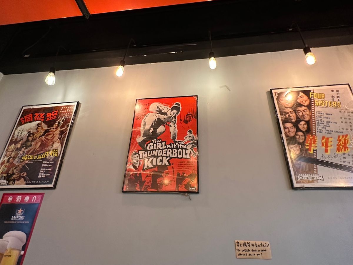 インドネシア料理、中華が続いているので、 この日は話題のハンバーガー屋さん...