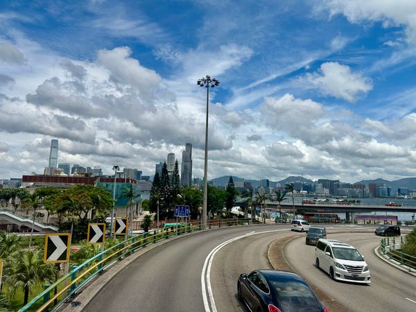 香港・セントラルマーケット「CGK ✈︎ HKG ✈︎ NRT」の写真：九龍へ向かう