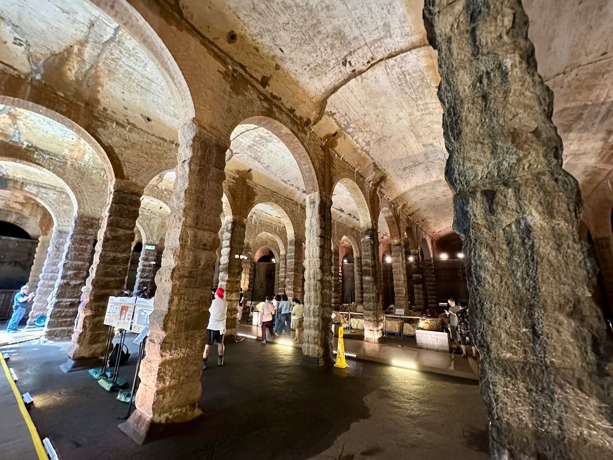 1904年にに作られ、史跡は2020年に発見されるって…

狭い香港なのに...