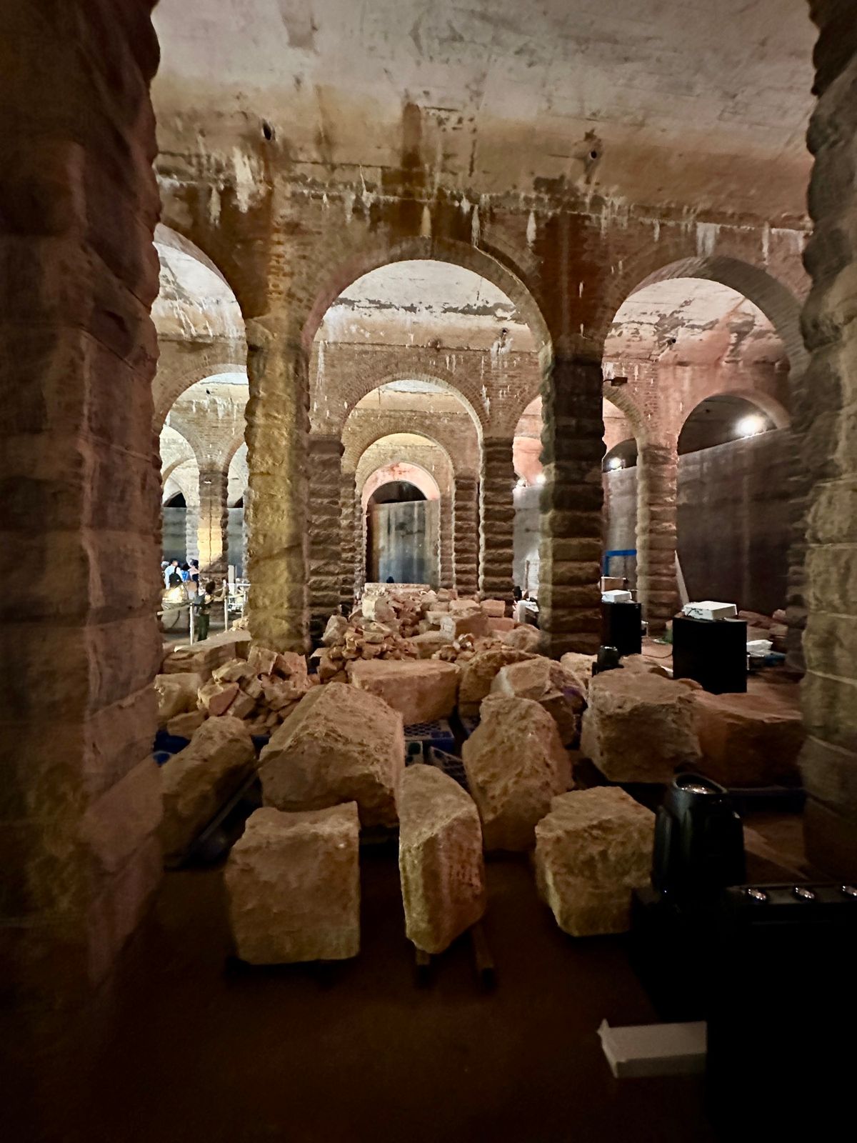 1904年にに作られ、史跡は2020年に発見されるって…

狭い香港なのに...