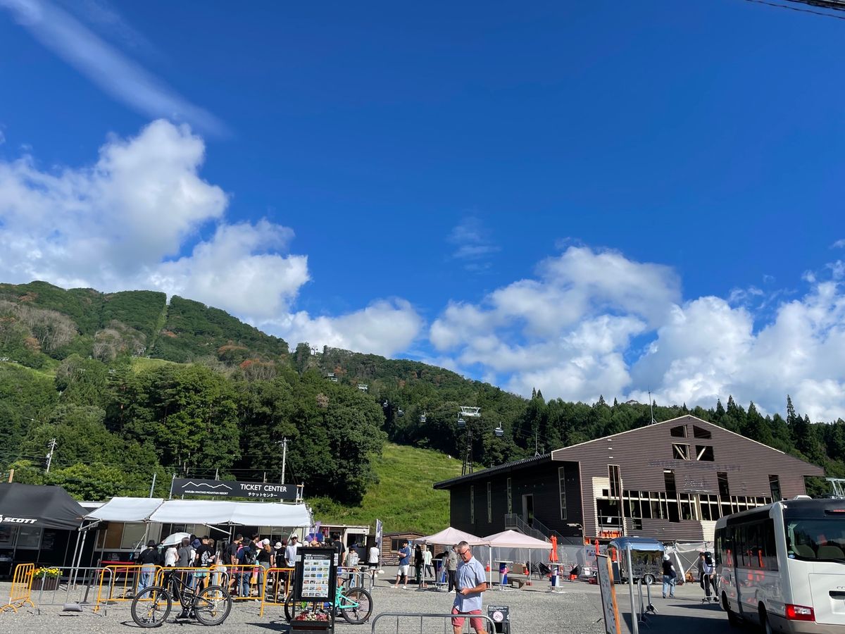 旅行の最終日は岩岳マウンテンリゾートへ。天気は良かったけれど、観光客は多か...