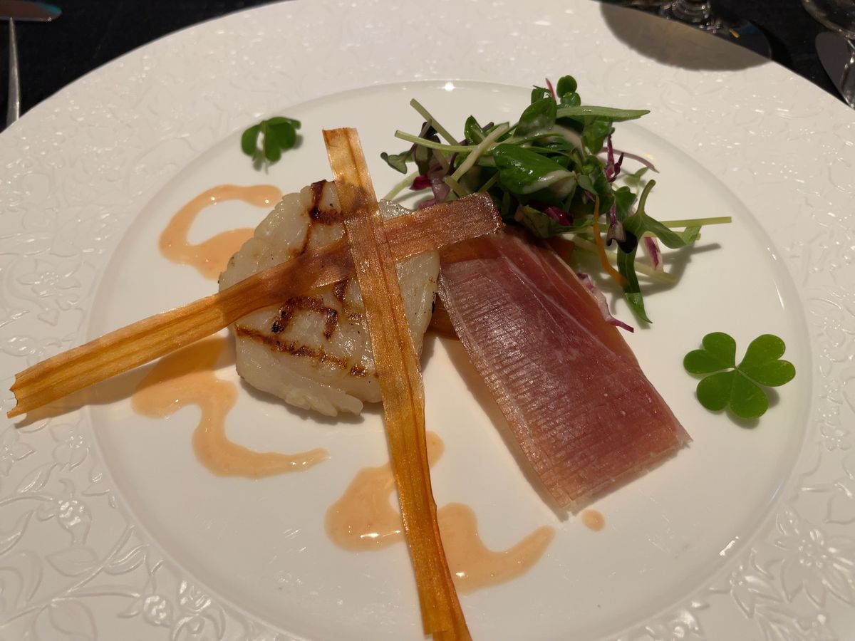 二日目の夕食もホテルでフレンチのコースでした。この日の料理も美味しかったです。