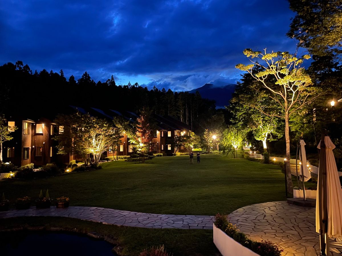 このホテルのディナーのメニュー表はイラストで描かれています。これはなかなか...