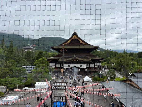 日本・長野県「長野&嬬恋」の写真：善光寺で蕎麦
嬬恋キャベツ畑