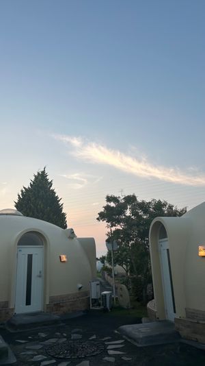 ずっと空が綺麗で。
たまたま赤い月を見つけちゃって。

今日で地球が終わっ...