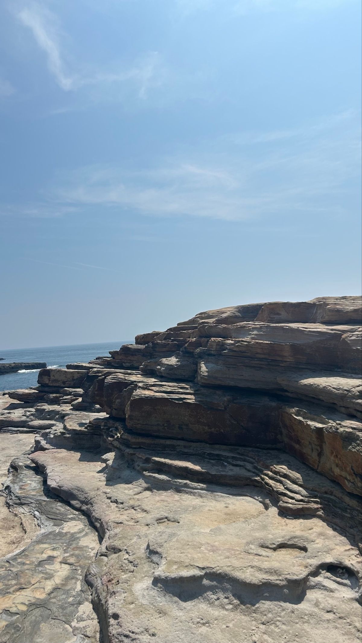 気持ちは天真爛漫な少女。
360°どこを見渡しても海と空。
絶妙に色が違う...