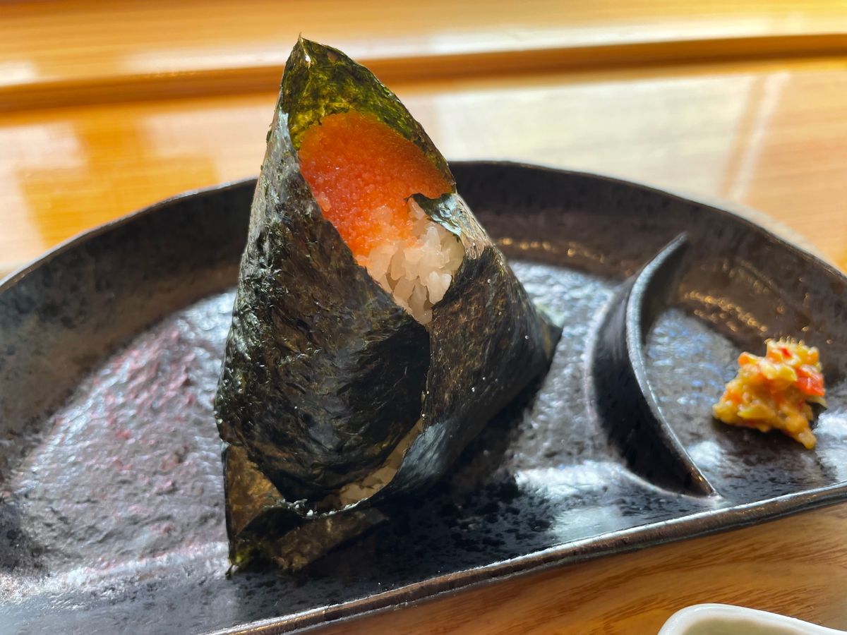 駅前の「にぎりめし」というお店で朝ごはん。魚沼産コシヒカリを使ったおにぎり...