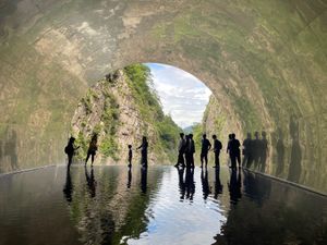 二日目は映えスポットの清津峡トンネルへ。トンネルの中はひんやりして気持ち良...