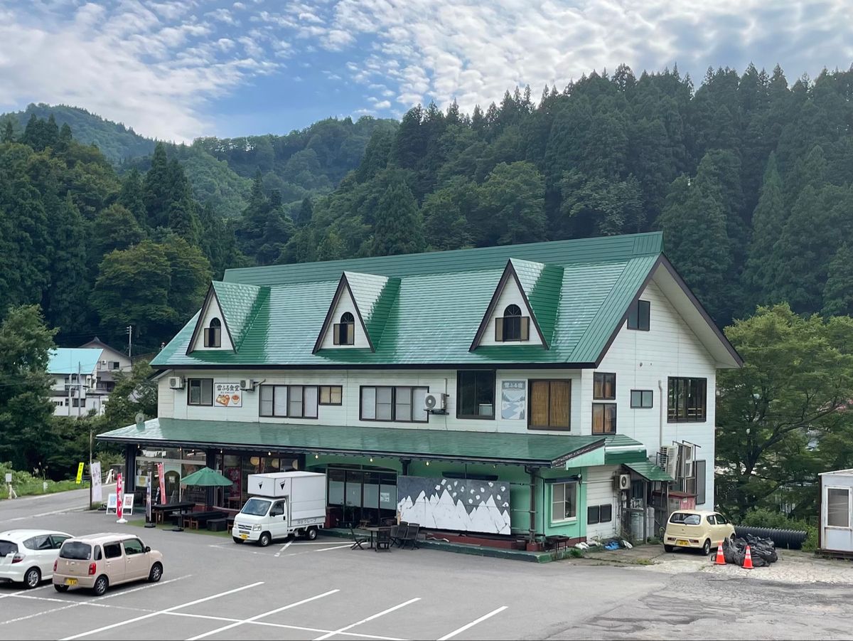 清津峡トンネルの後はバス停近くにあるお店でお昼ご飯。バスが一日四本しかない...