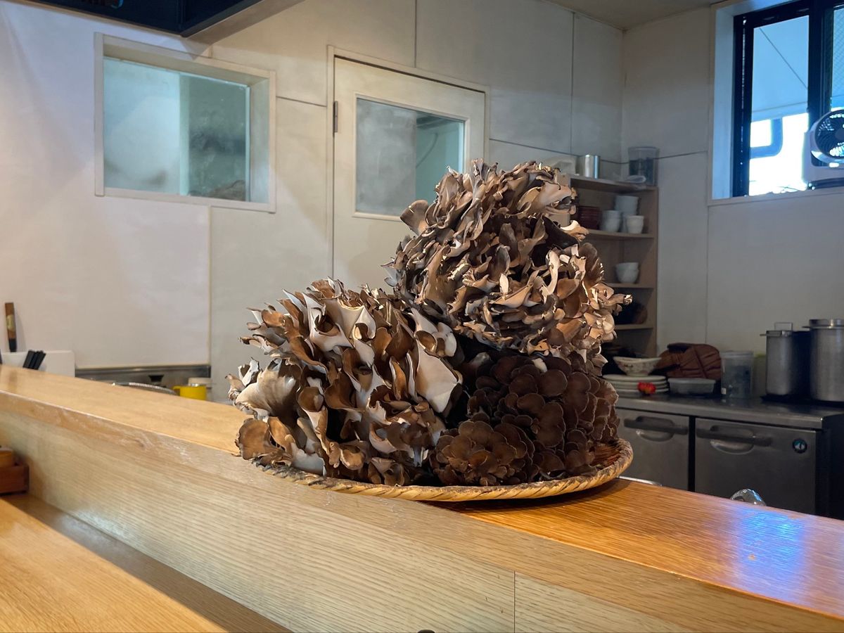 初日のお昼はロープウェイ近くにある「しんばし」というお蕎麦屋さん。ミシュラ...