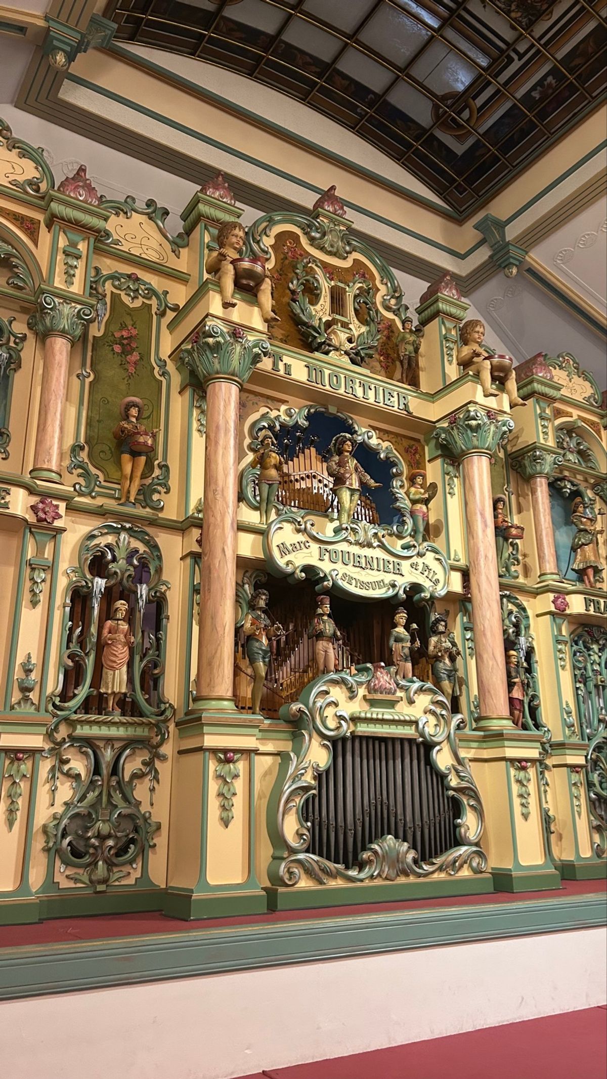 📍河口湖 音楽と森の美術館🌳🍃

空間が素敵すぎた🎶′-
色んなところから...