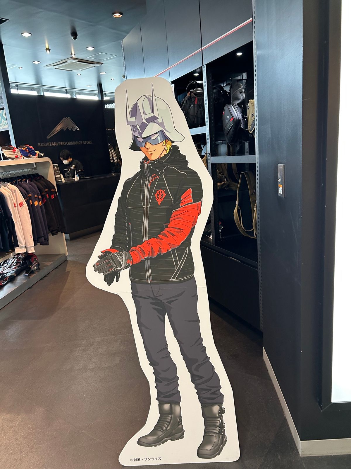 帰りにSAに寄るとシャアがいた