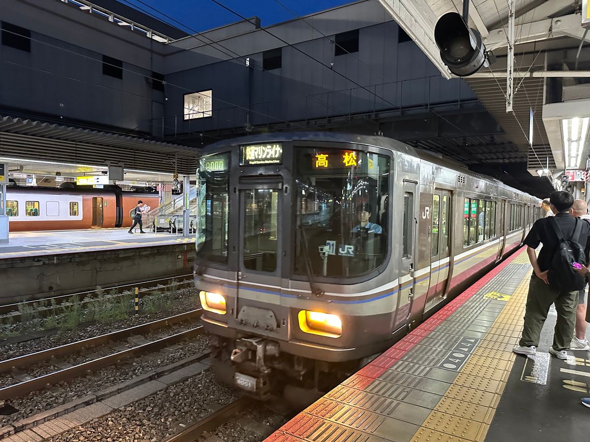 岡山からマリンライナーとしまんとを乗継ぎ高知へ
途中小歩危が懐かしい