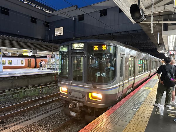 日本・岡山県「岡山前泊」の写真：岡山からマリンライナーとしまんとを乗継ぎ...