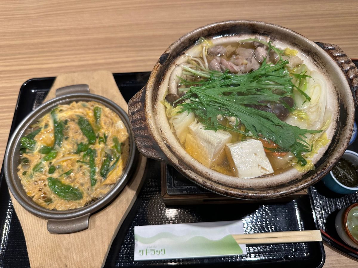 ２日目
ごめんけんかしゃも鍋とししとうの玉子とじ
豚と野菜の生姜焼き丼、と...