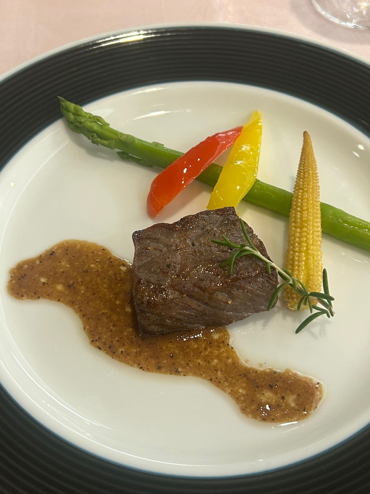 フレンチフルコースの続き。
どれもこれも美味しくて至福の時間でした❤️