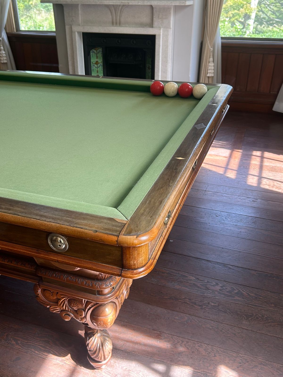 再び高速に乗って猪苗代へ。
有栖川宮別邸だった天鏡閣に行きました。
当時の...