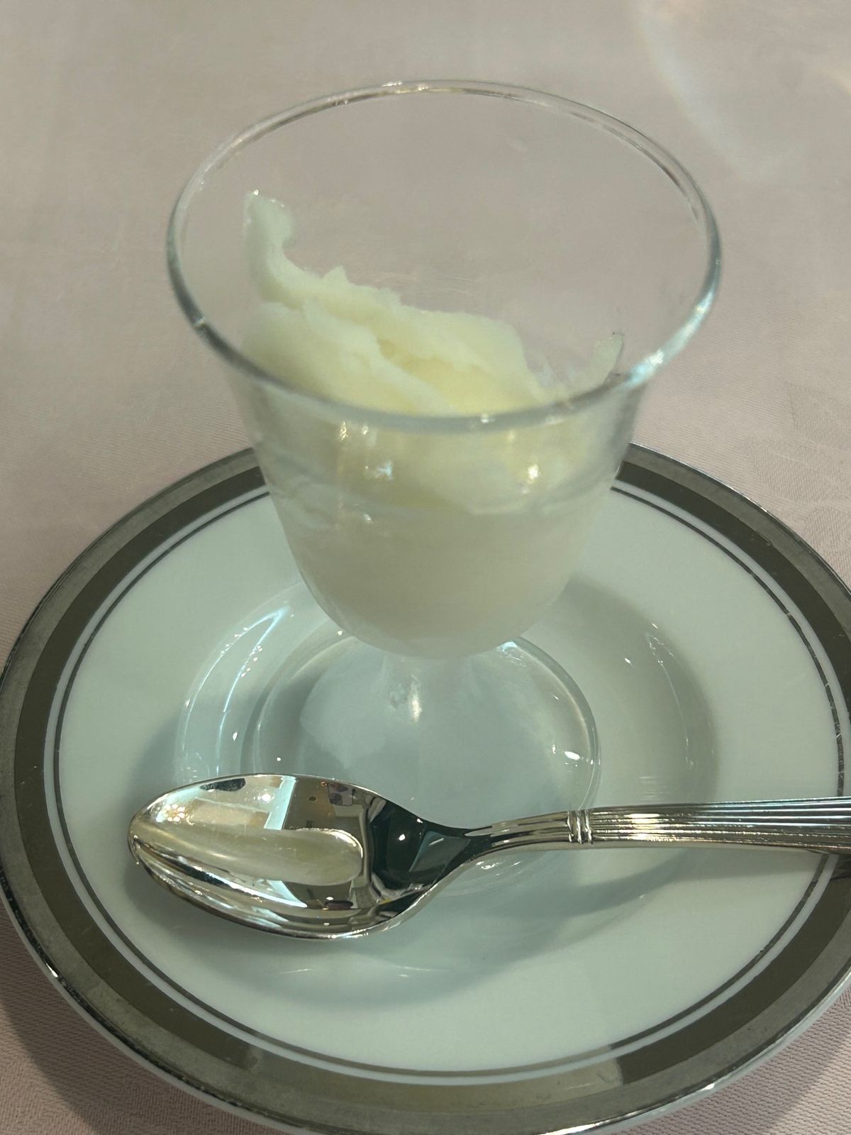 フレンチフルコースの続き。
どれもこれも美味しくて至福の時間でした❤️