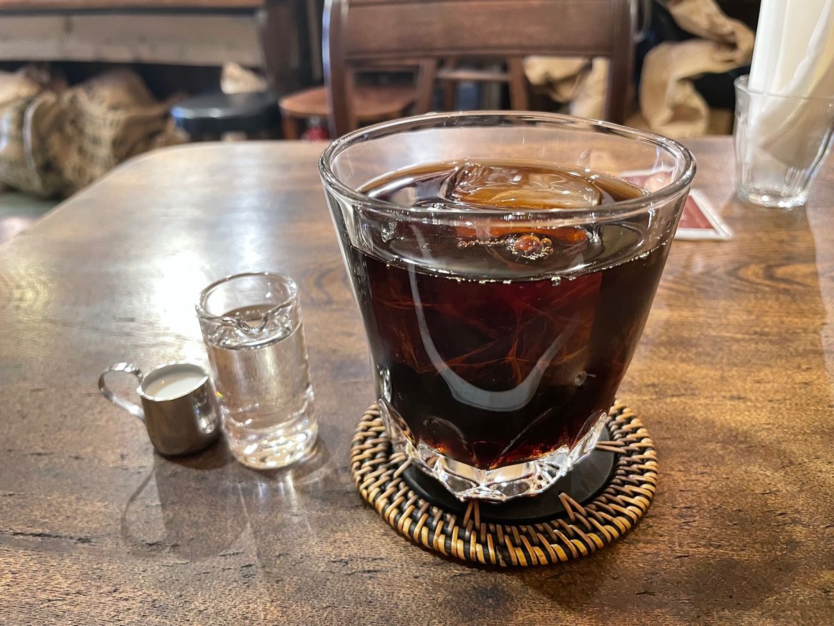 時の鐘の近くにある喫茶店で一休み。裏通りにある為か、混雑もしておらず、のん...