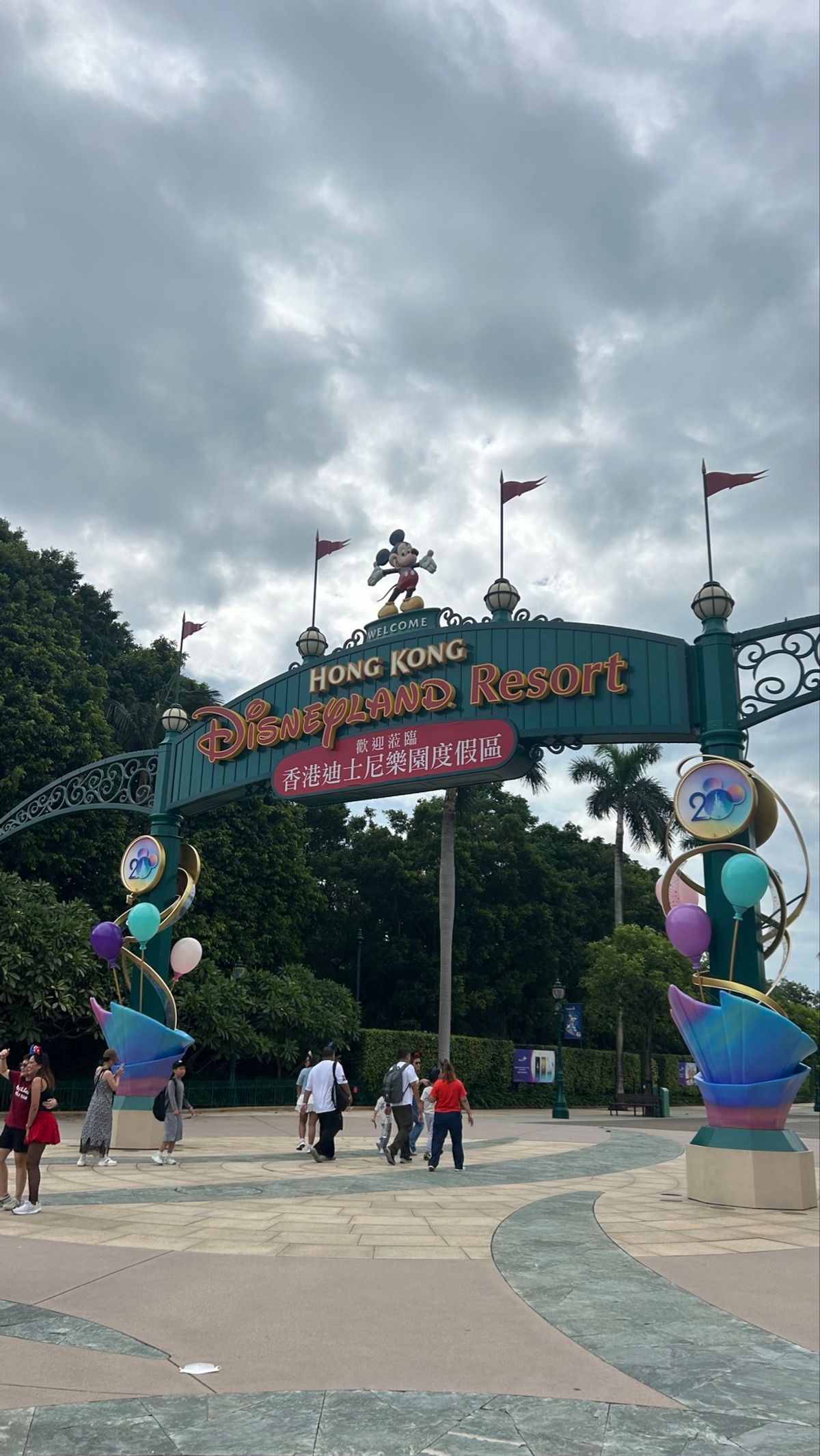 お目当ての香港ディズニー✨

まさかのシグナル8発令で強制退場させらて半日...