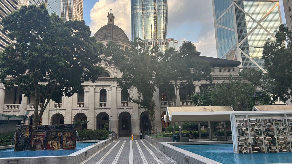 街並み🏢
どこを見渡しても高いビルばっかりで、室外機が宙ぶらりんすぎて落ち...